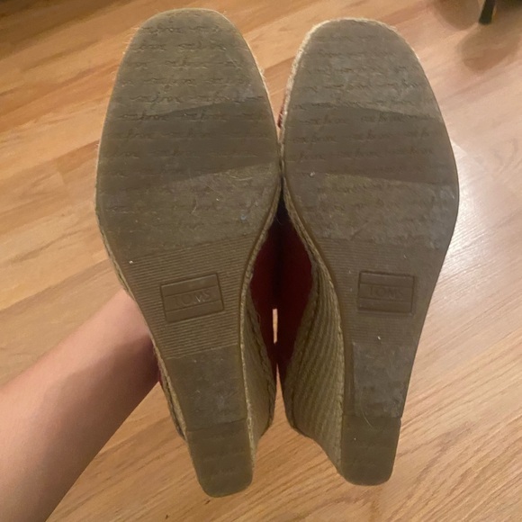TOMS Women's Red Peep Toe Wedges - Picture 5 of 5